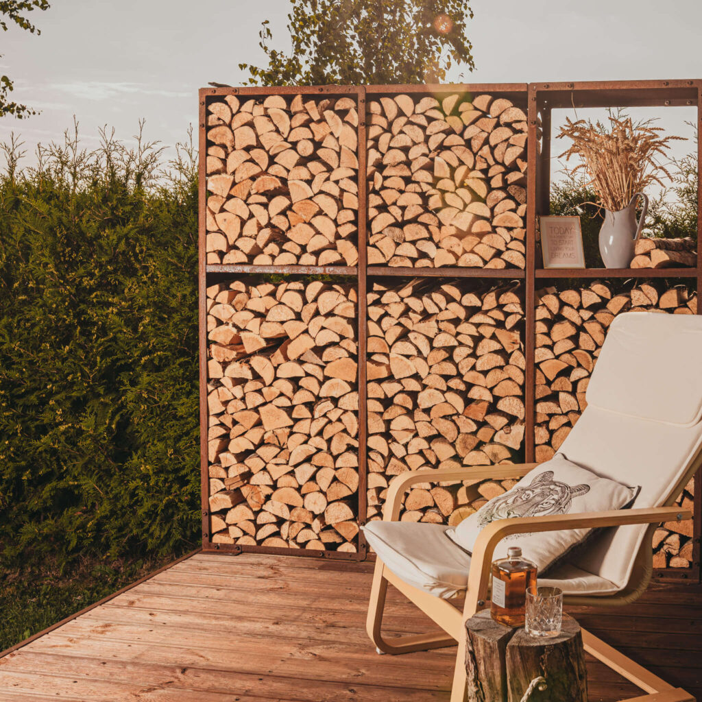 GrillSymbol Cortenstål vedförvaring WALL-3 (storlek: 178 x 37 x 170 cm, består av 3 moduler)