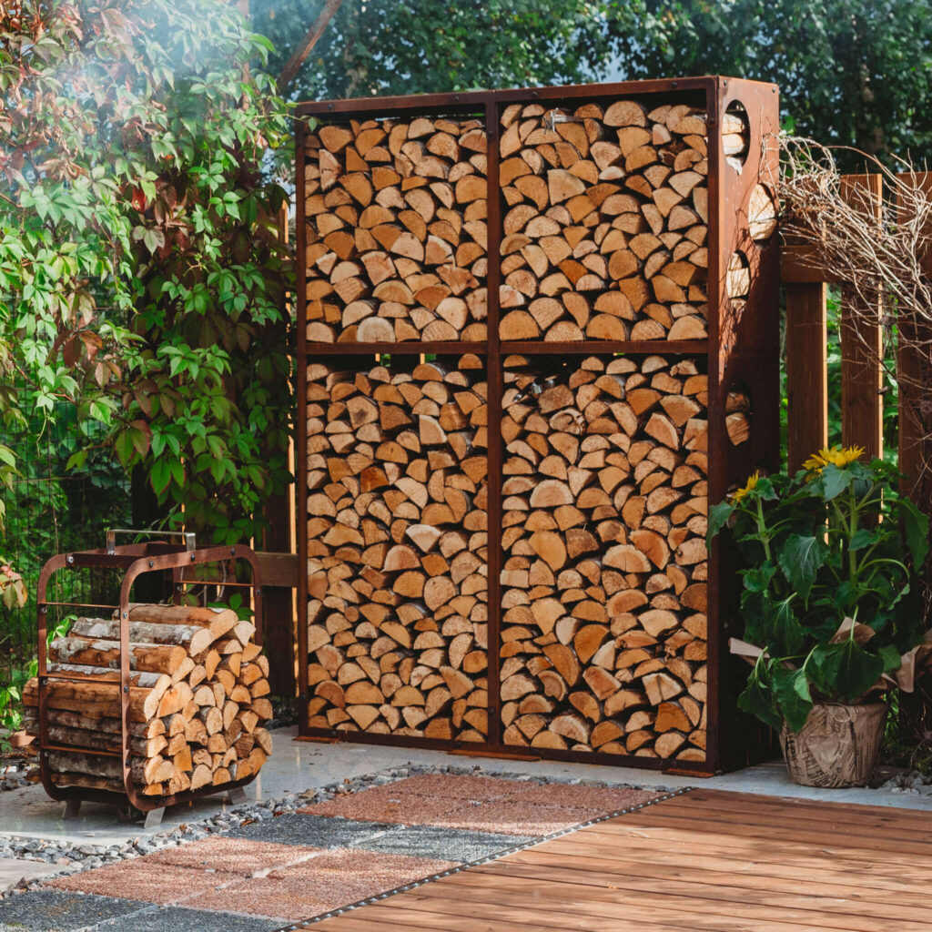 GrillSymbol Cortenstål vedförvaring WALL-2 (storlek: 119 x 37 x 170 cm; består av 2 moduler)